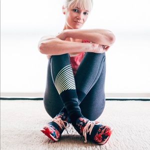 Oiselle KG Tights, Grey Heather, Lightning (4)